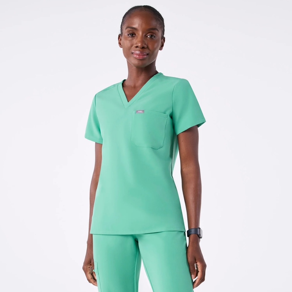FIGS | Caterina Scrub Top — Surgical Green